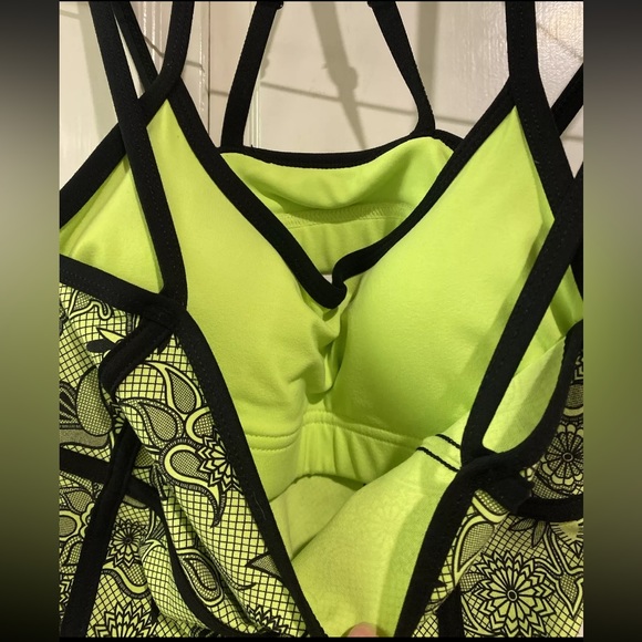 LORNA JANE- Neon Green/Black Paisley Sports Bra Tank XS Athletic Gym CrossFit - Picture 3 of 9